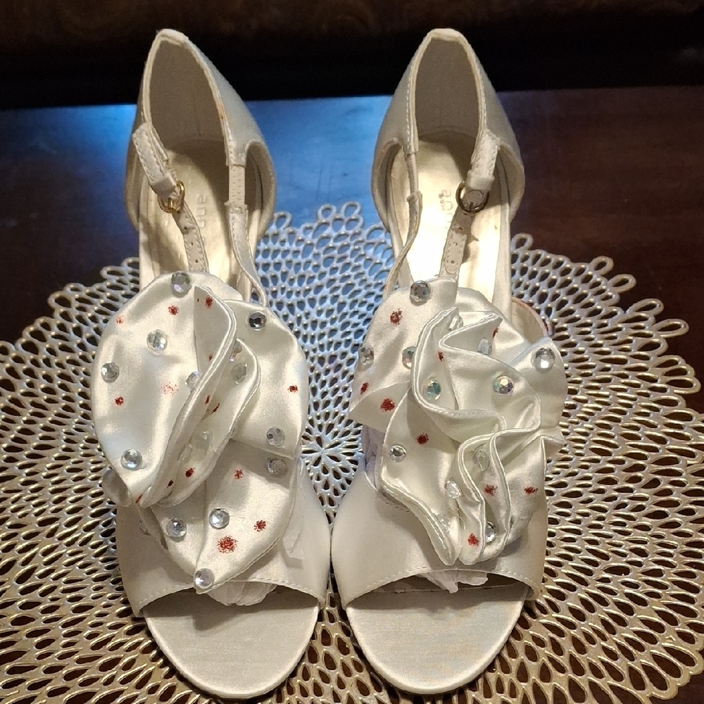 Ann Marino White Satin Heels with Floral Accents